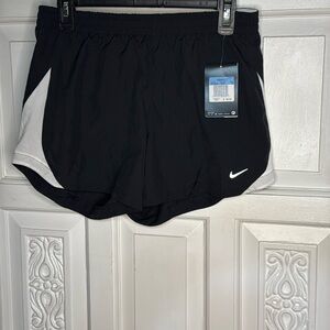 Nike NWT Black & White Swoosh Logo Stay Cool Running Shorts Size Medium